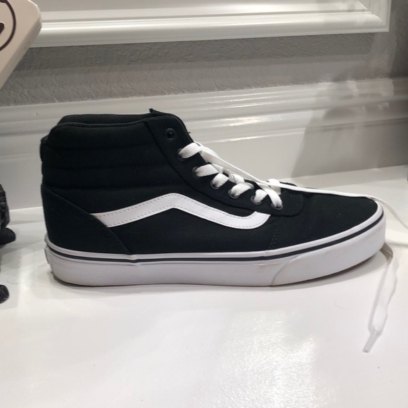 vans - Picture 2 of 5